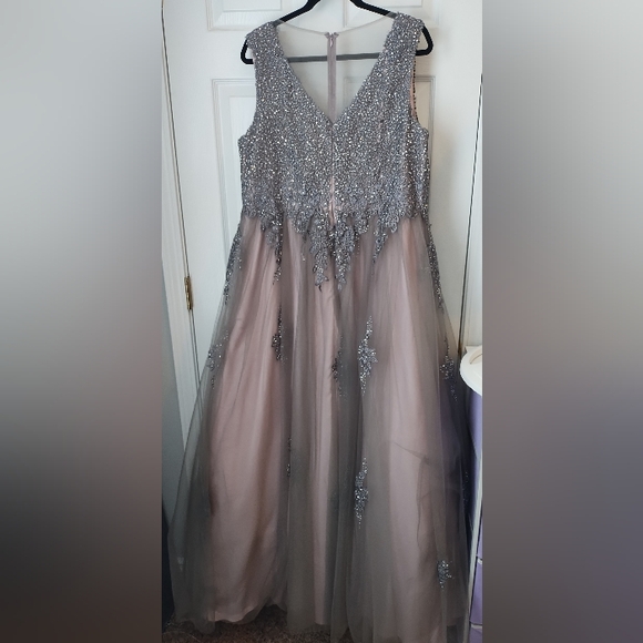 Elegant Gray and Lavender Embellished Gown - Picture 7 of 13